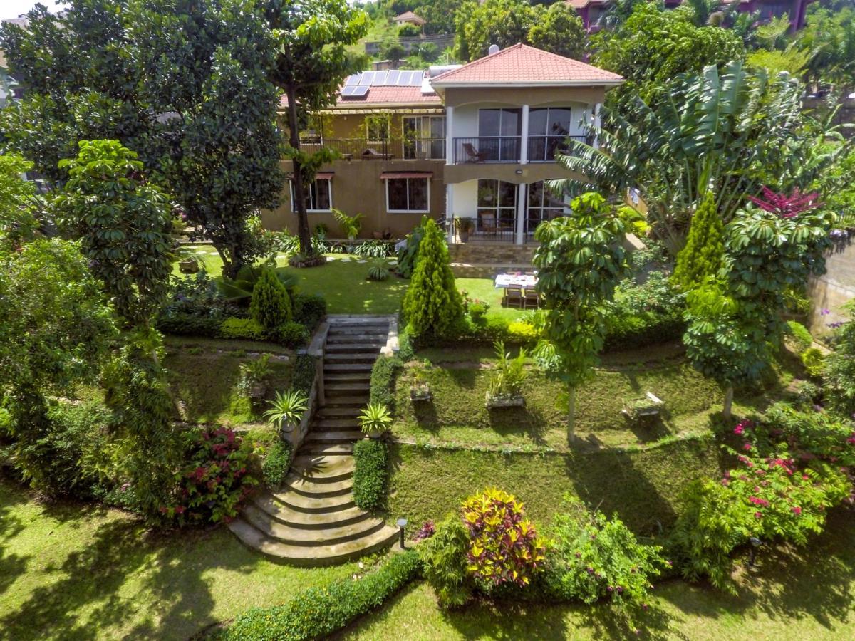 Bed and Breakfast Ewange - A Casa Mia Kampala Zewnętrze zdjęcie