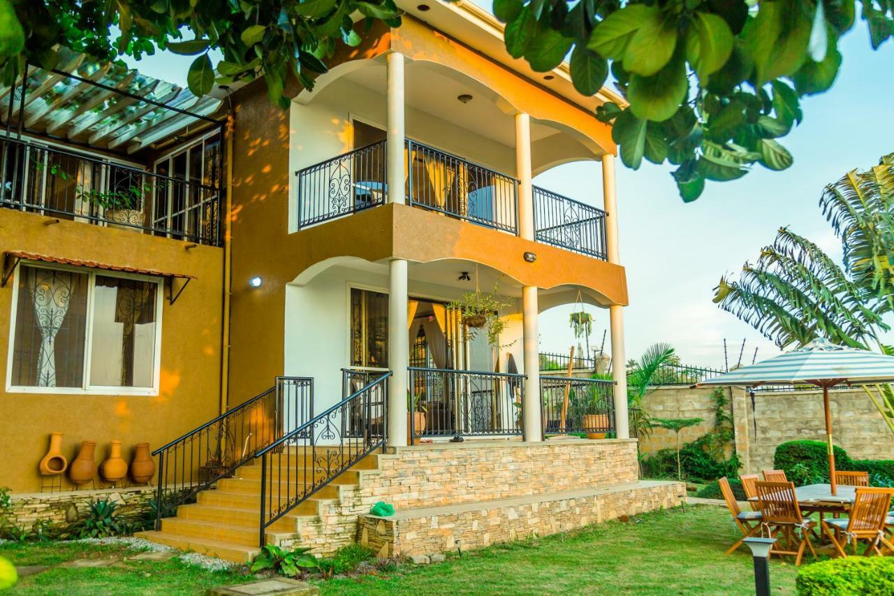 Bed and Breakfast Ewange - A Casa Mia Kampala Zewnętrze zdjęcie